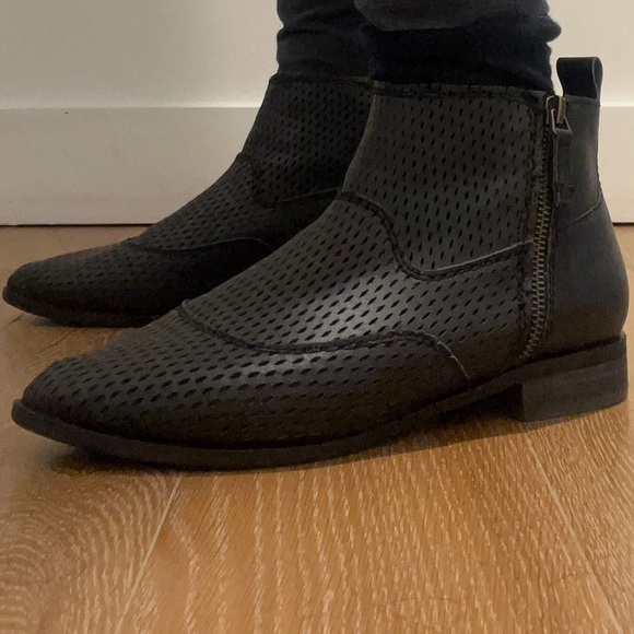 Kelsi Dagger ankle boots - Picture 2 of 12